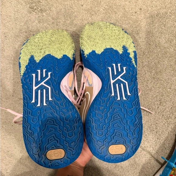 Men’s Nike basketball Kyrie 7 Athletic Shoes